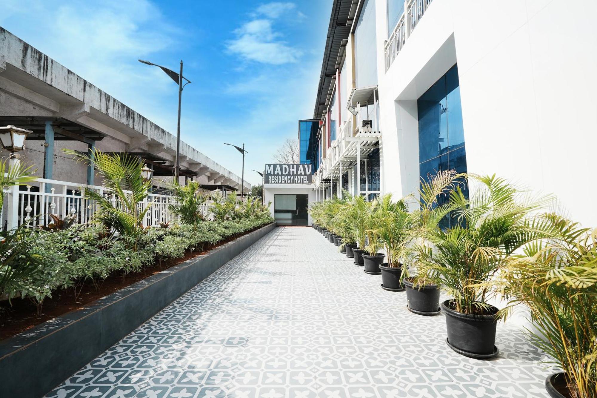 Madhav Residency Hotel & Banquet, Kalyan, Mumbai Luaran gambar